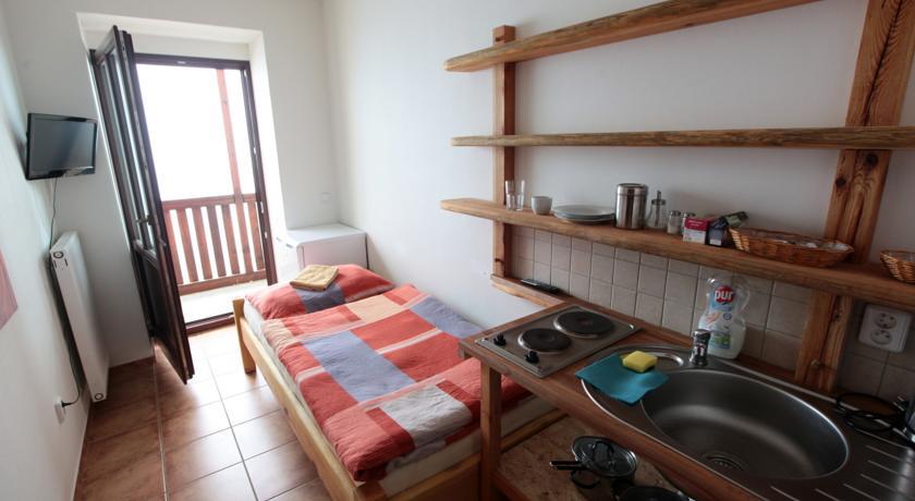 Hostel Singer Pub Ceske Budejovice Cameră foto