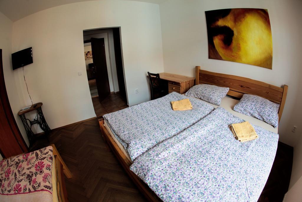 Hostel Singer Pub Ceske Budejovice Cameră foto