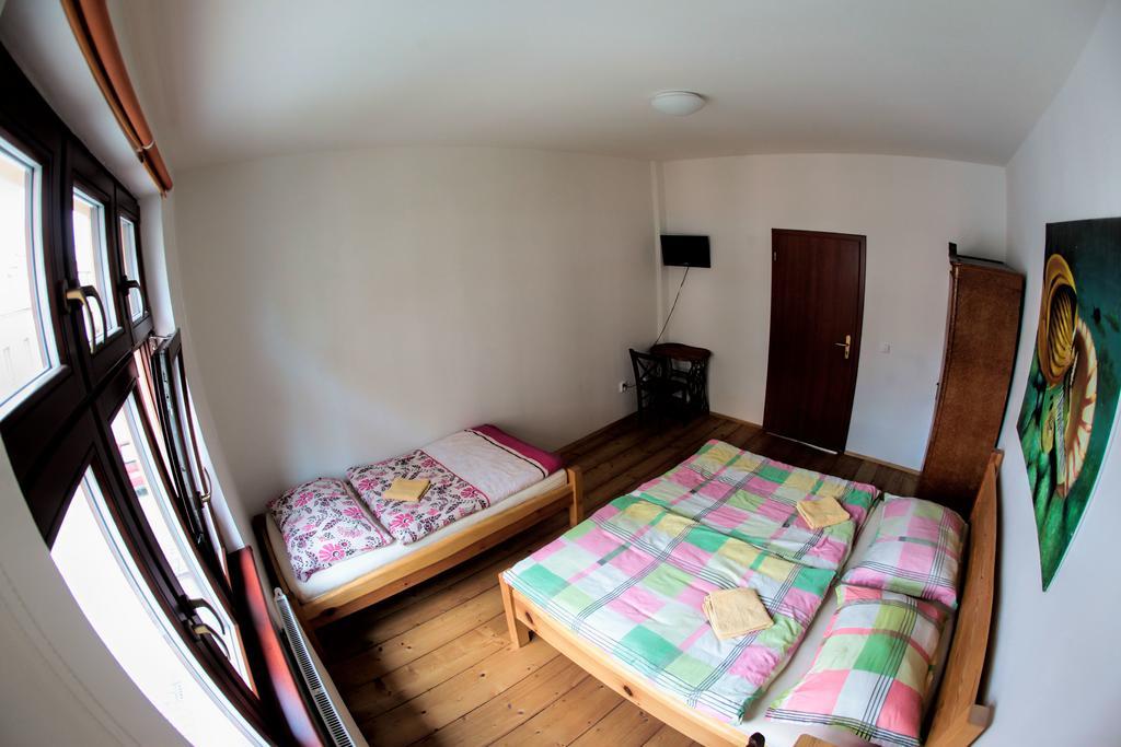 Hostel Singer Pub Ceske Budejovice Cameră foto