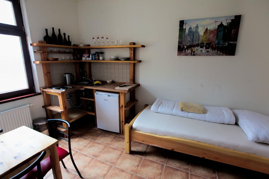 Hostel Singer Pub Ceske Budejovice Cameră foto